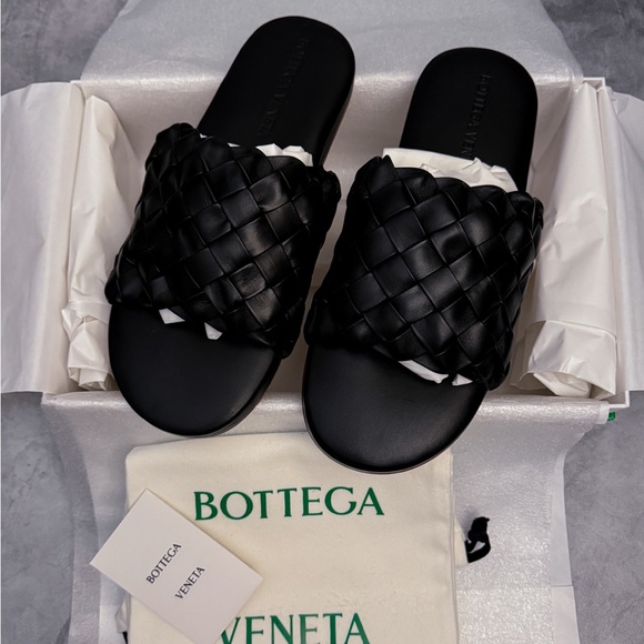 Bottega Veneta Leather Sandal Intrecciato Nappa Champagne Weave Black US8 EU41